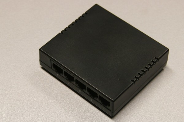 Przełącznik switch 5-port PoE kamery czytniki